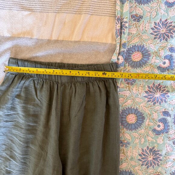 Bellambia Linen Blend Capris - Picture 7 of 8